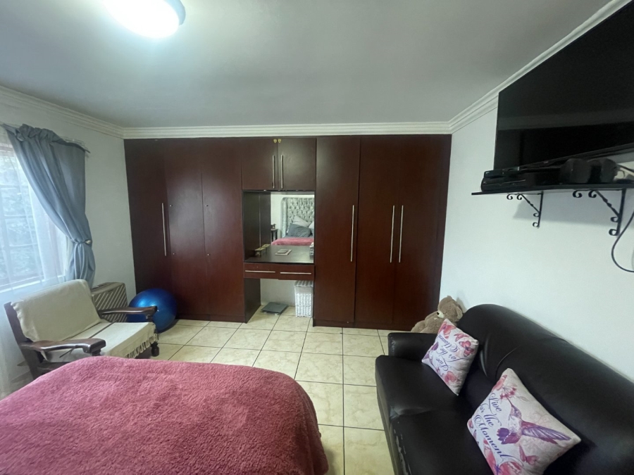4 Bedroom Property for Sale in Heidedal Free State